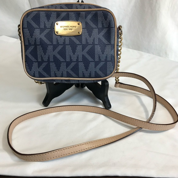 Michael Kors Signature Mini Jet Set Crossbody - Picture 1 of 6